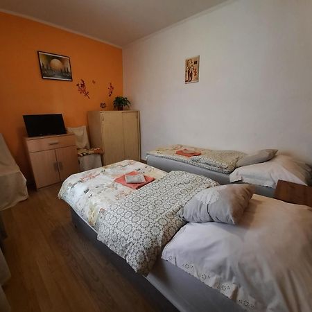 Kis Rigó vendégház Salgótarján Esterno foto