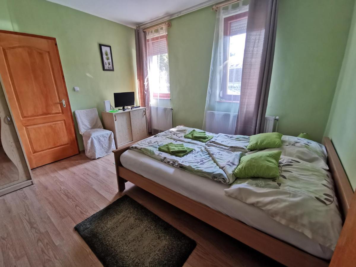 Kis Rigó vendégház Salgótarján Esterno foto