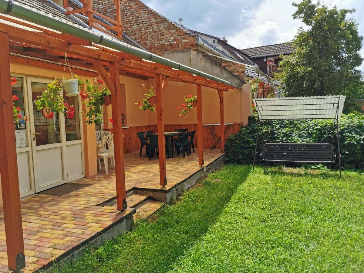 Kis Rigó vendégház Salgótarján Esterno foto